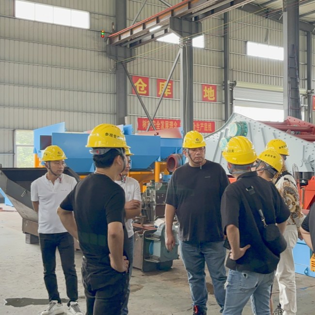 Start A Journey Of Friendship And Cooperation.Recently, customers from Malaysia visited our company and exchanged opinions on the renewable resource recycling industry.